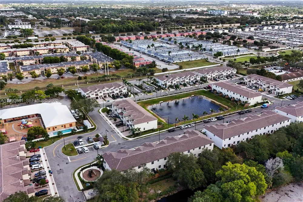 5514 NW 27th St Lauderhill, FL 33313