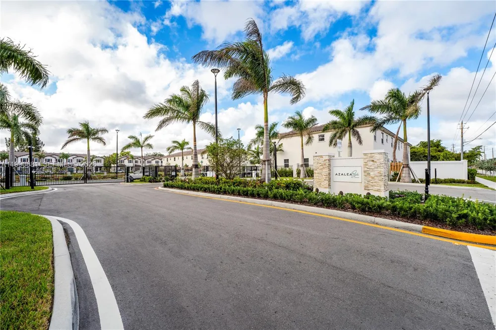 5514 NW 27th St Lauderhill, FL 33313