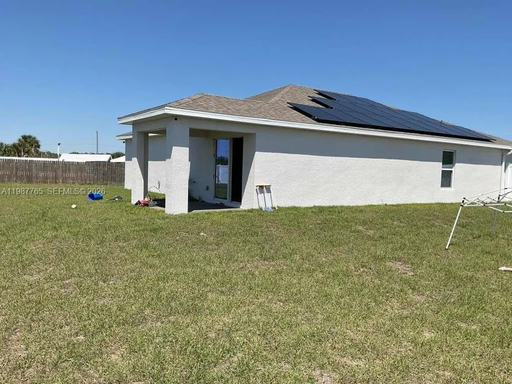 9013 Meadow Cir La Belle, FL 33935