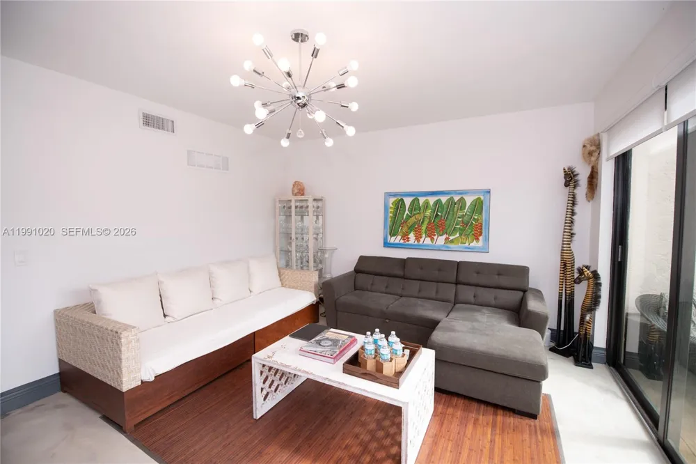 8694 Via Reale #3 Boca Raton, FL 33496