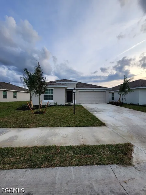 Buckingham Oak Drive