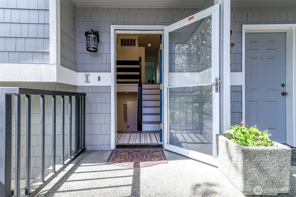 19905 4th Avenue NE #I Poulsbo, WA 98370