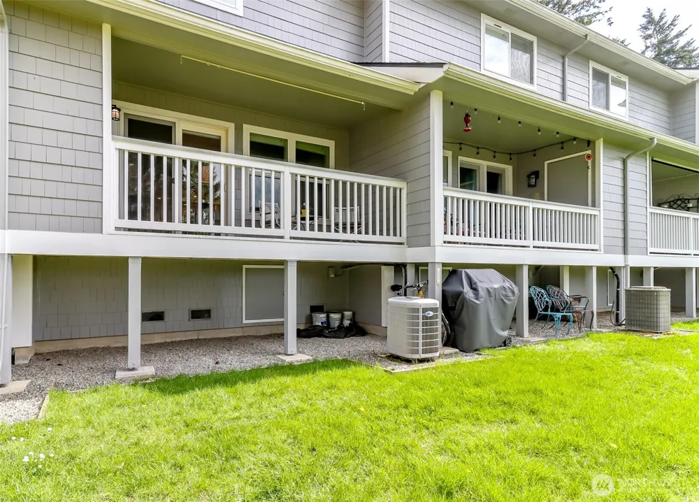 19905 4th Avenue NE #I Poulsbo, WA 98370