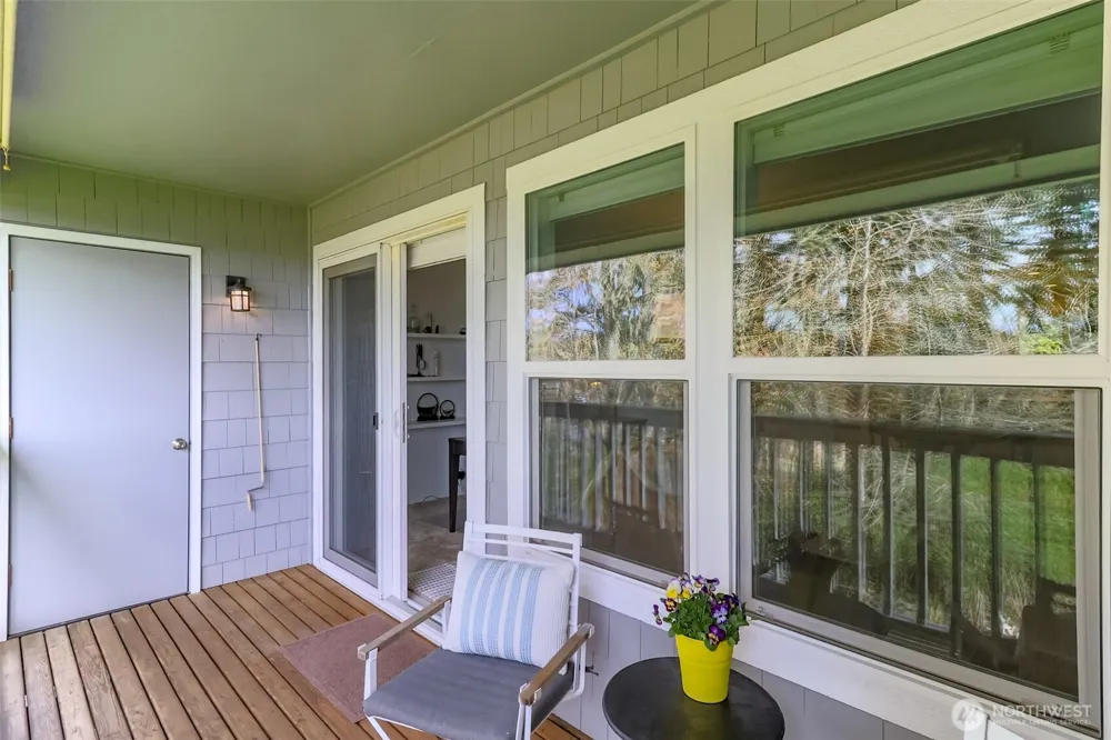 19905 4th Avenue NE #I Poulsbo, WA 98370