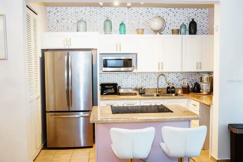 180 PALMAS DRIVE #27C Humacao, PR 00791