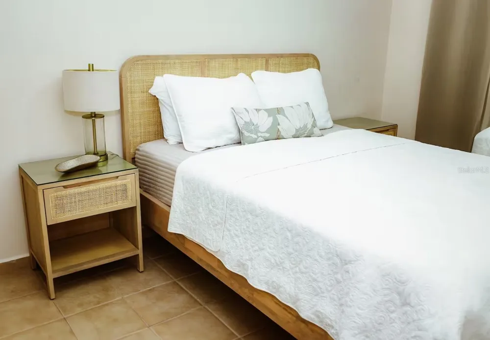 180 PALMAS DRIVE #27C Humacao, PR 00791