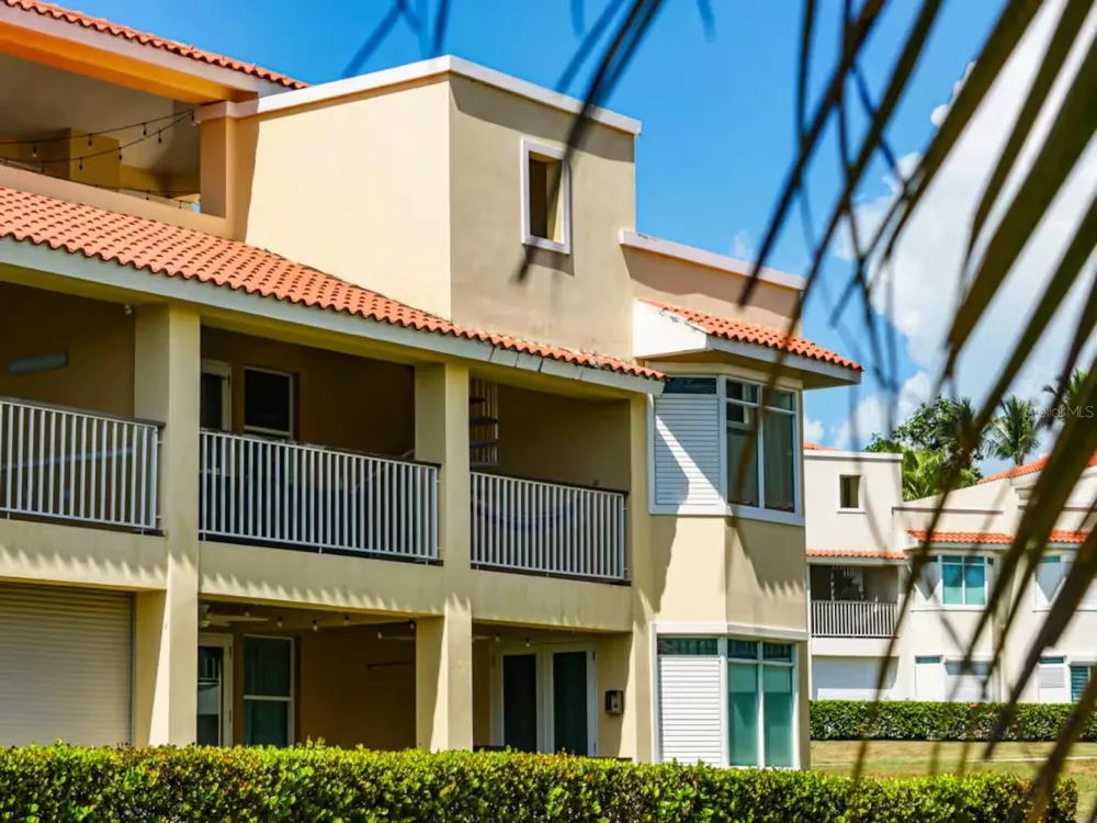 180 PALMAS DRIVE #27C Humacao, PR 00791