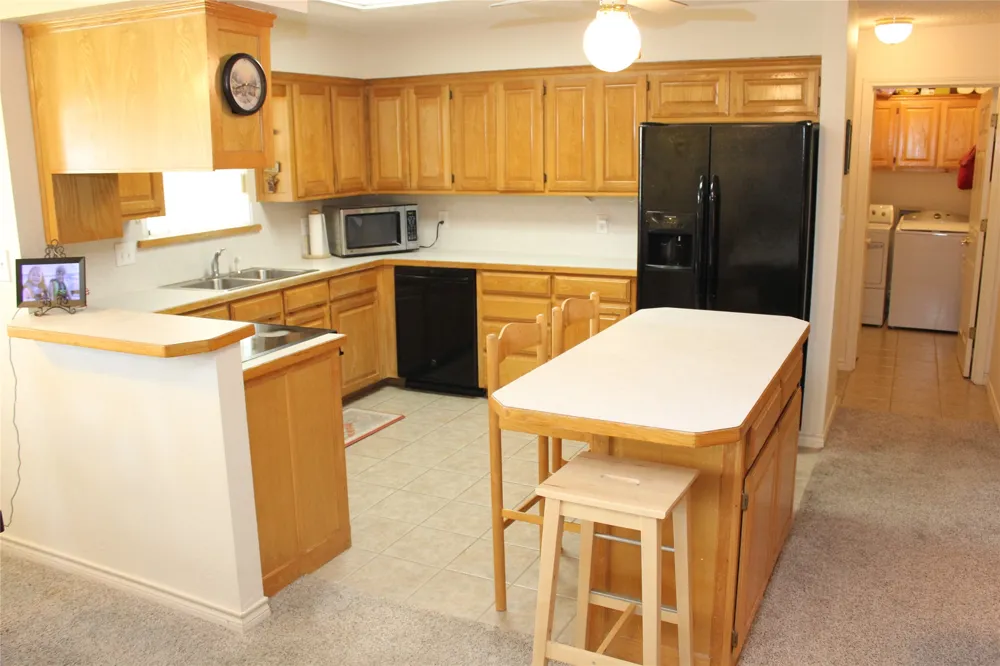 102 Wasco Cove Lake Kiowa, TX 76240