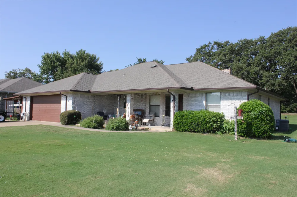 102 Wasco Cove Lake Kiowa, TX 76240