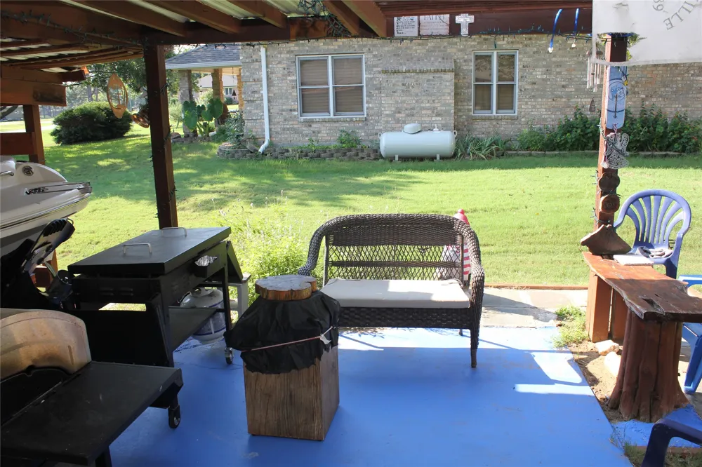 102 Wasco Cove Lake Kiowa, TX 76240