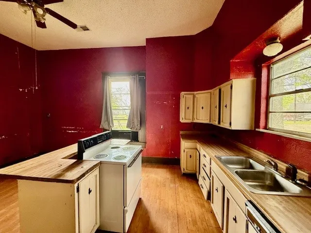 950 W Bonham Avenue Cooper, TX 75432