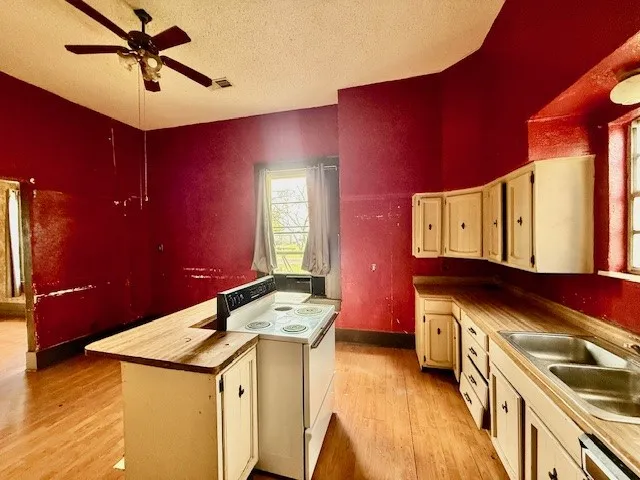 950 W Bonham Avenue Cooper, TX 75432