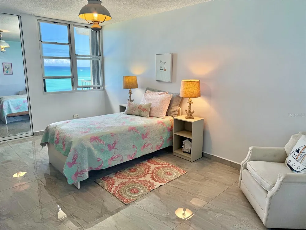 Villas del Mar Este PH AV. ISLA VERDE #H Carolina, PR 00979