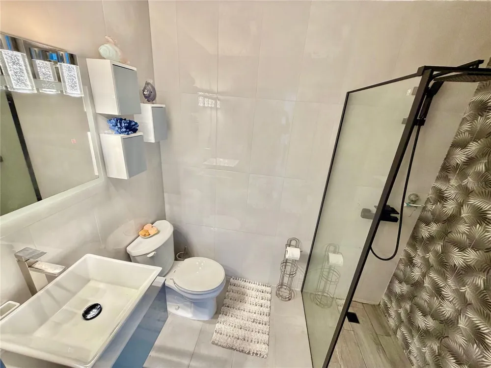 Villas del Mar Este PH AV. ISLA VERDE #H Carolina, PR 00979