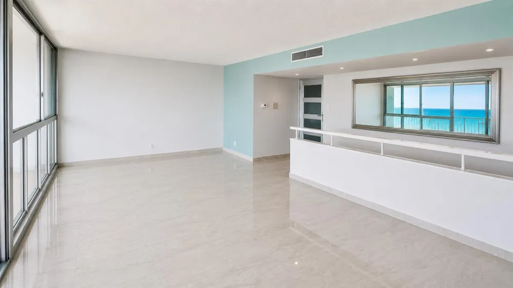 Villas del Mar Este PH AV. ISLA VERDE #H Carolina, PR 00979