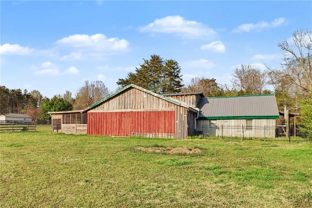 151 Sugar Hill Road NE Rydal, GA 30171
