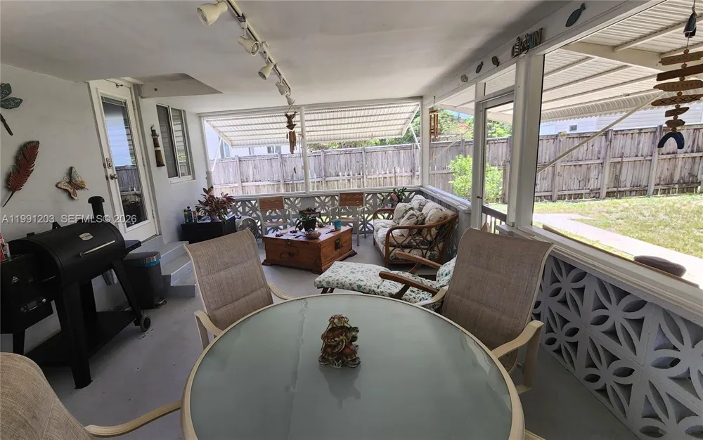 831 Plover Ave Miami Springs, FL 33166