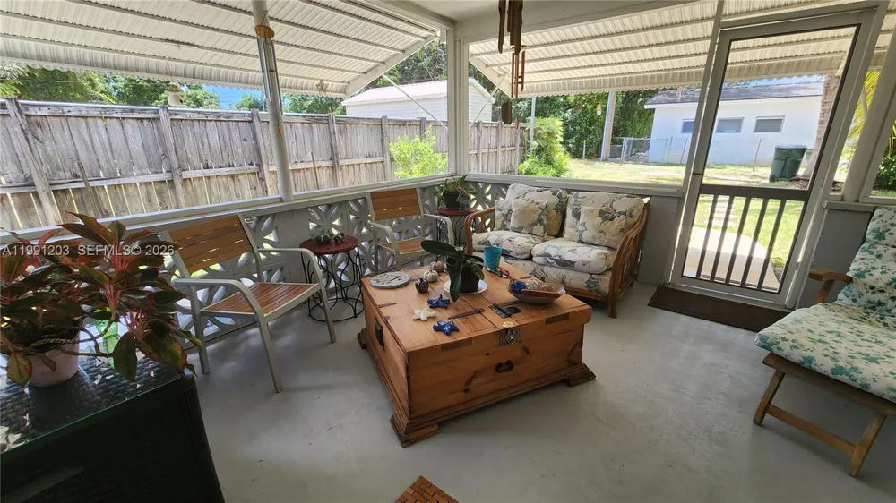 831 Plover Ave Miami Springs, FL 33166