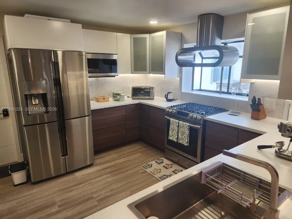 831 Plover Ave Miami Springs, FL 33166