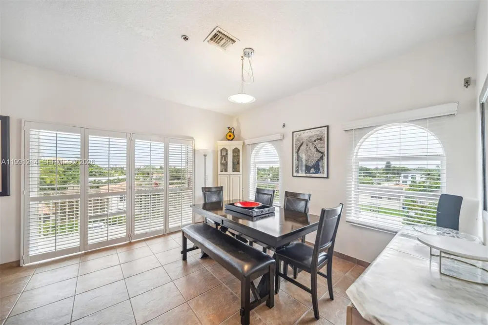 9008 Collins Ave #402 Surfside, FL 33154