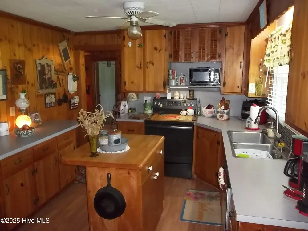 4271 Caratoke Highway Barco, NC 27917