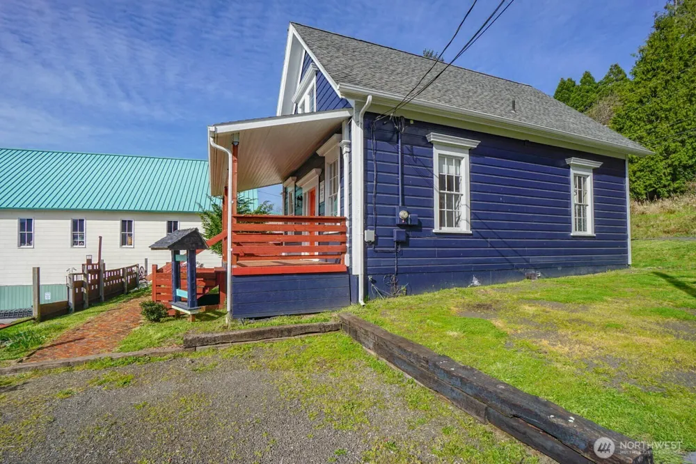 99 Main Street Cathlamet, WA 98612