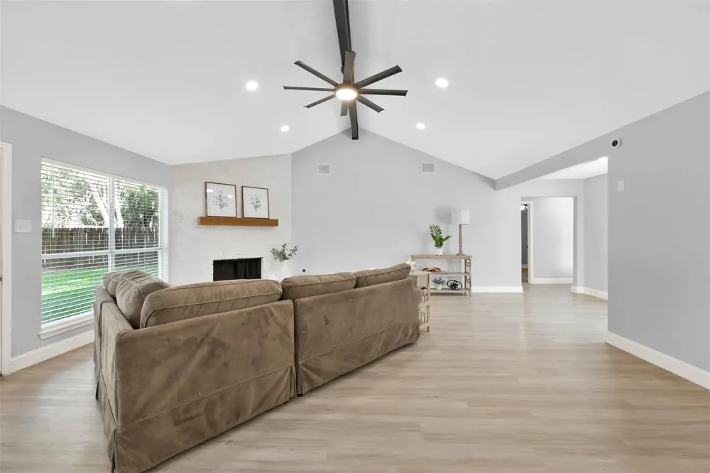 146 W Woodstock Circle Drive Spring, TX 77381