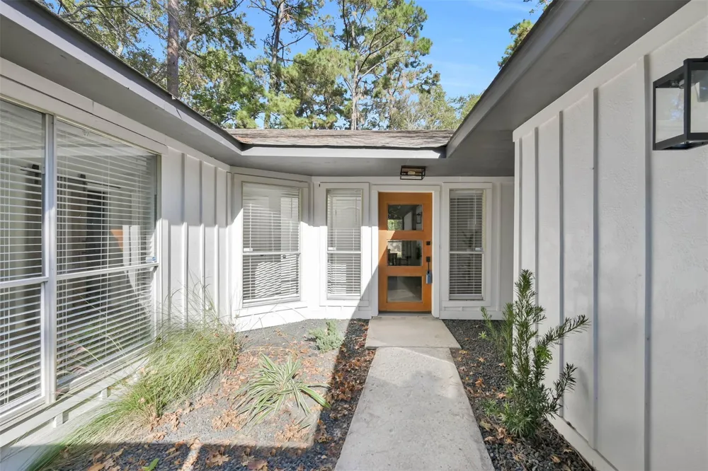 146 W Woodstock Circle Drive Spring, TX 77381