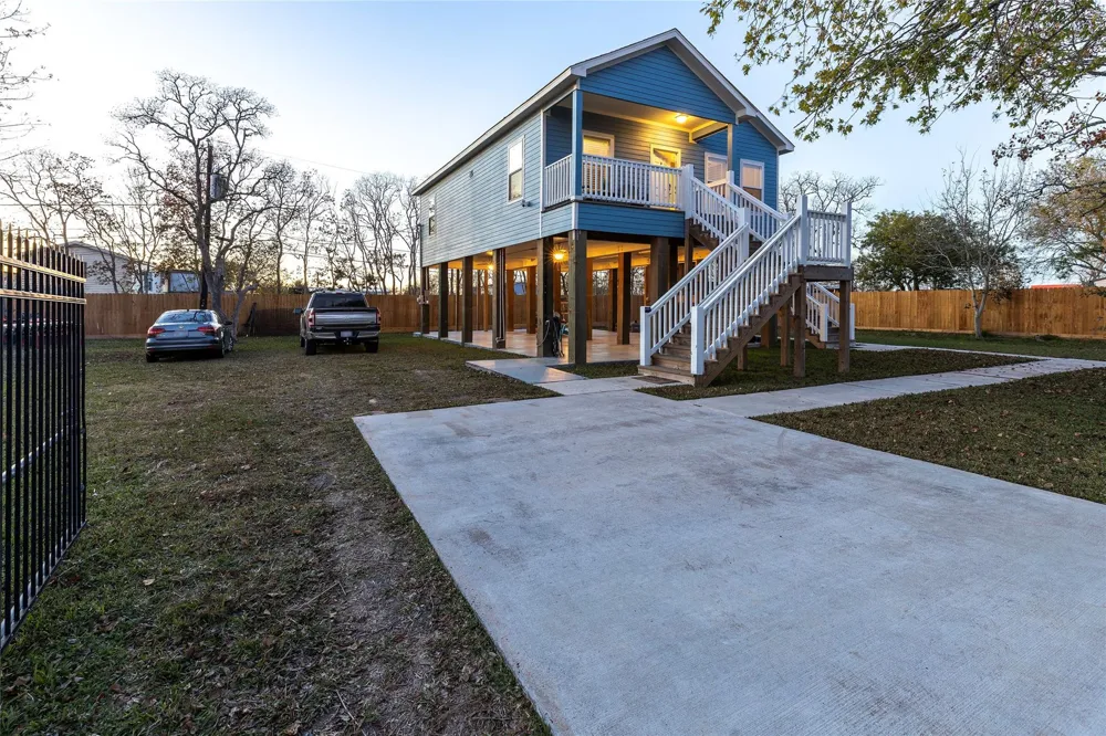 1126 3 Ks San Leon, TX 77539