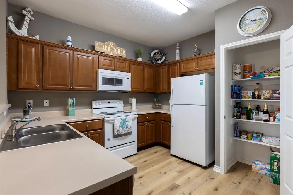 1126 3 Ks San Leon, TX 77539