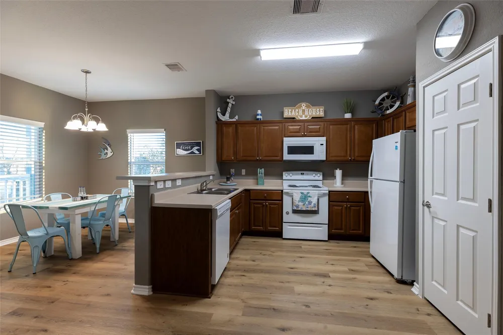 1126 3 Ks San Leon, TX 77539