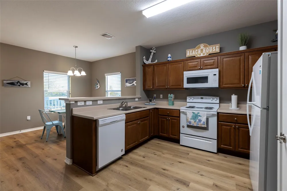 1126 3 Ks San Leon, TX 77539