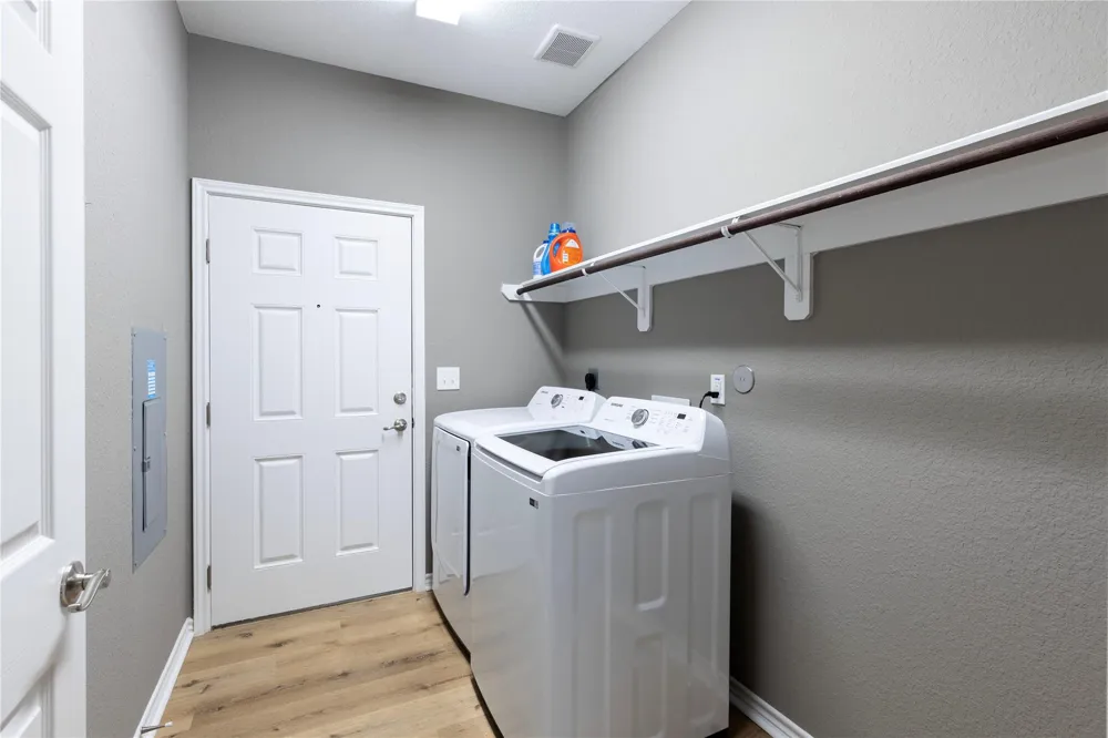 1126 3 Ks San Leon, TX 77539