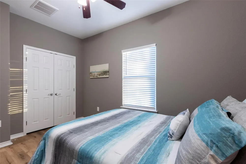 1126 3 Ks San Leon, TX 77539