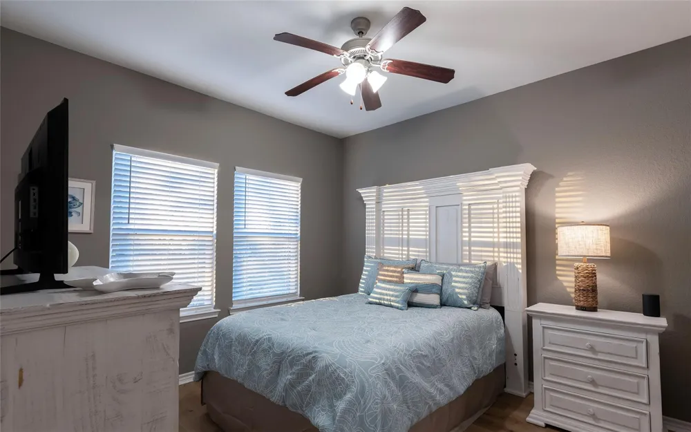 1126 3 Ks San Leon, TX 77539