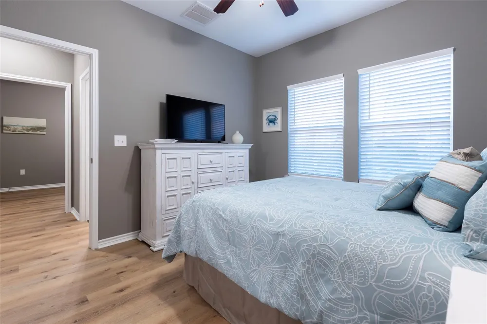 1126 3 Ks San Leon, TX 77539
