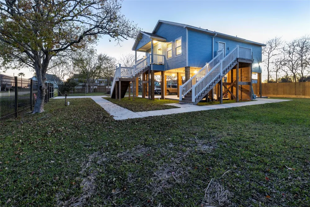 1126 3 Ks San Leon, TX 77539