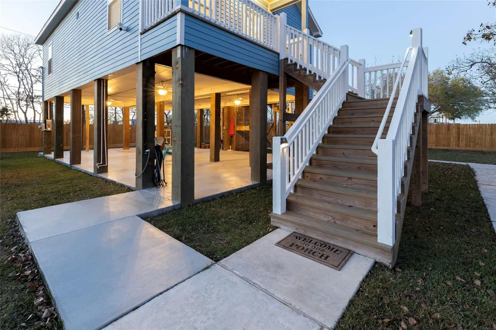 1126 3 Ks San Leon, TX 77539