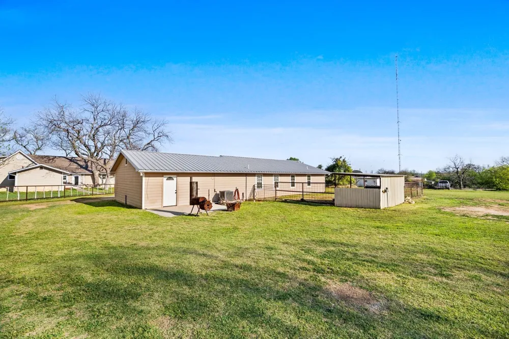 207 Sand Street Comanche, TX 76442