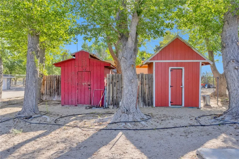 10298 Custer Avenue Lucerne Valley, CA 92356