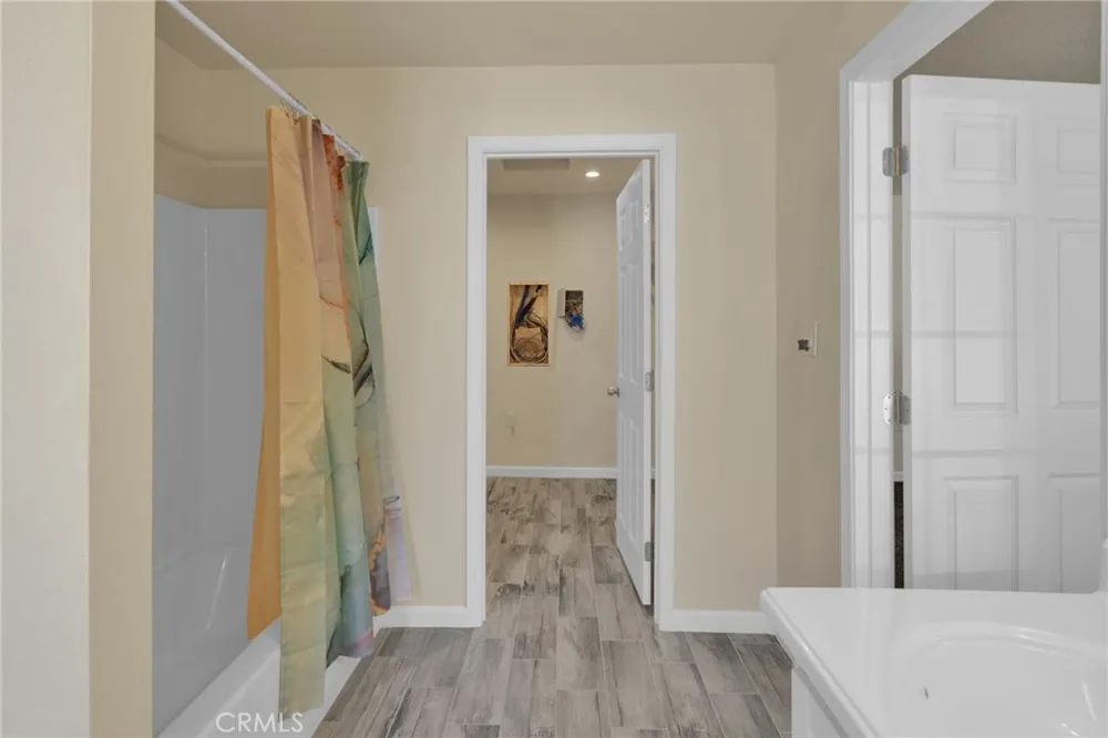 10298 Custer Avenue Lucerne Valley, CA 92356