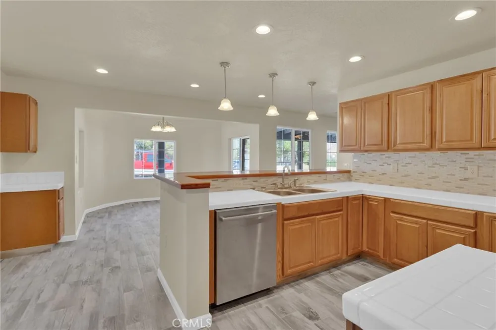 10298 Custer Avenue Lucerne Valley, CA 92356