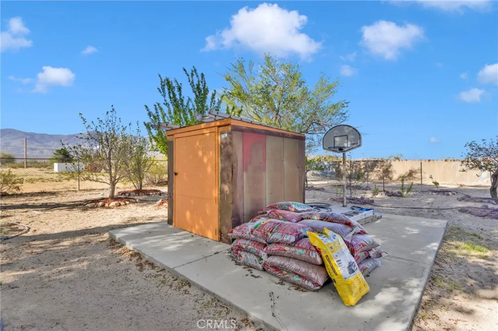 10298 Custer Avenue Lucerne Valley, CA 92356