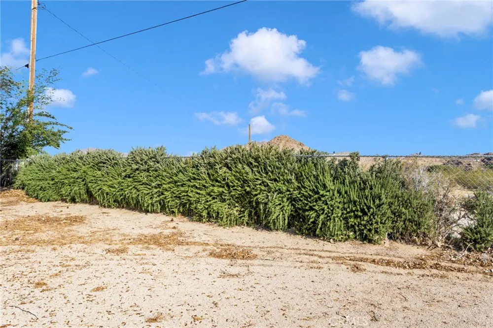 10298 Custer Avenue Lucerne Valley, CA 92356