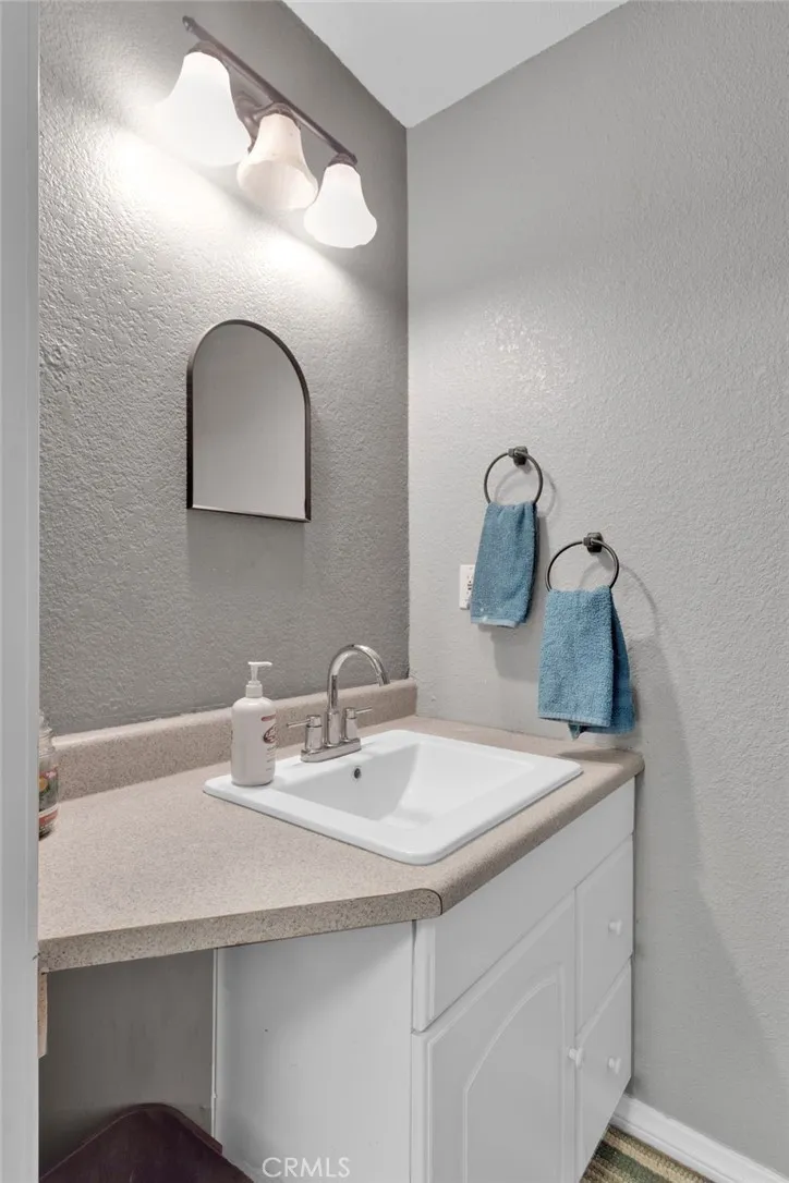 10298 Custer Avenue Lucerne Valley, CA 92356