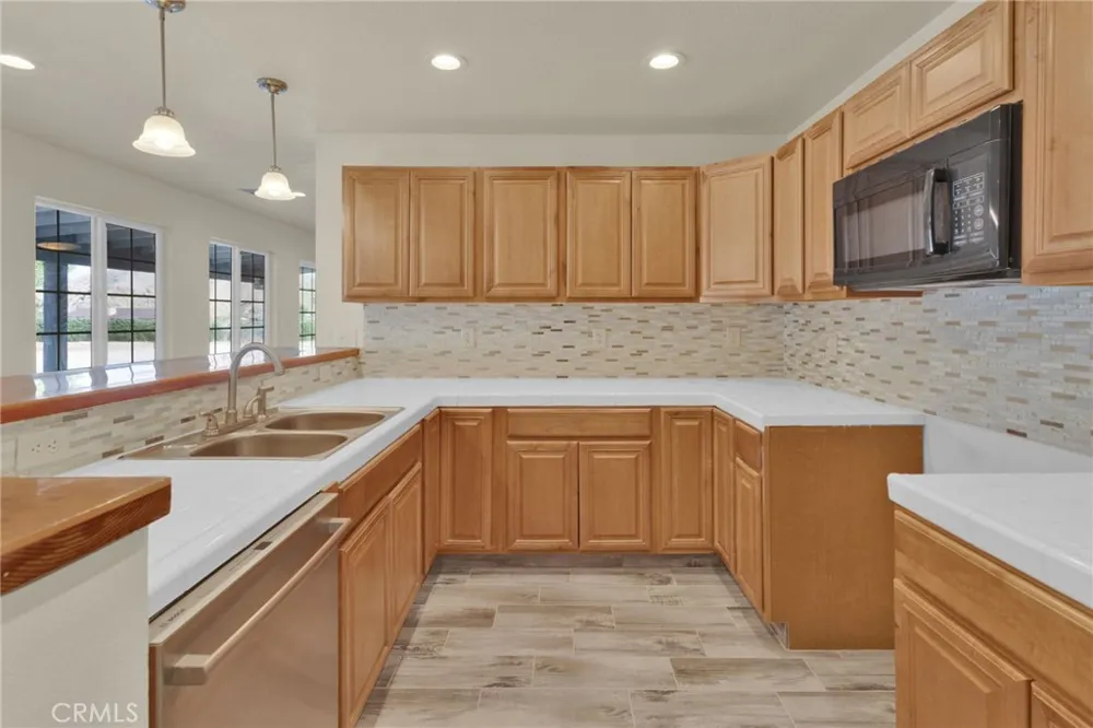 10298 Custer Avenue Lucerne Valley, CA 92356
