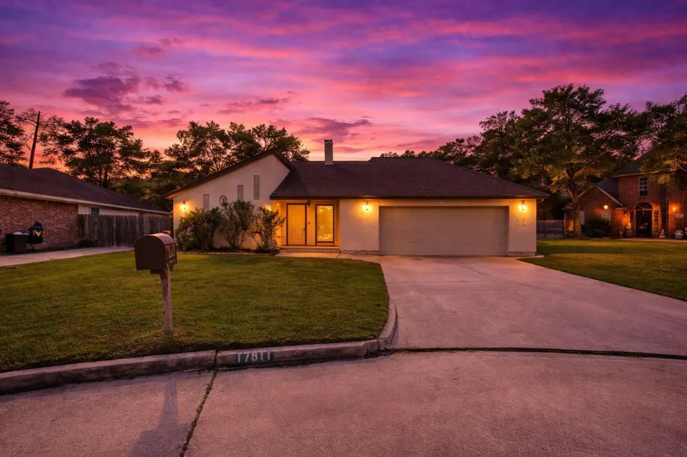 17811 Wake Court Crosby, TX 77532