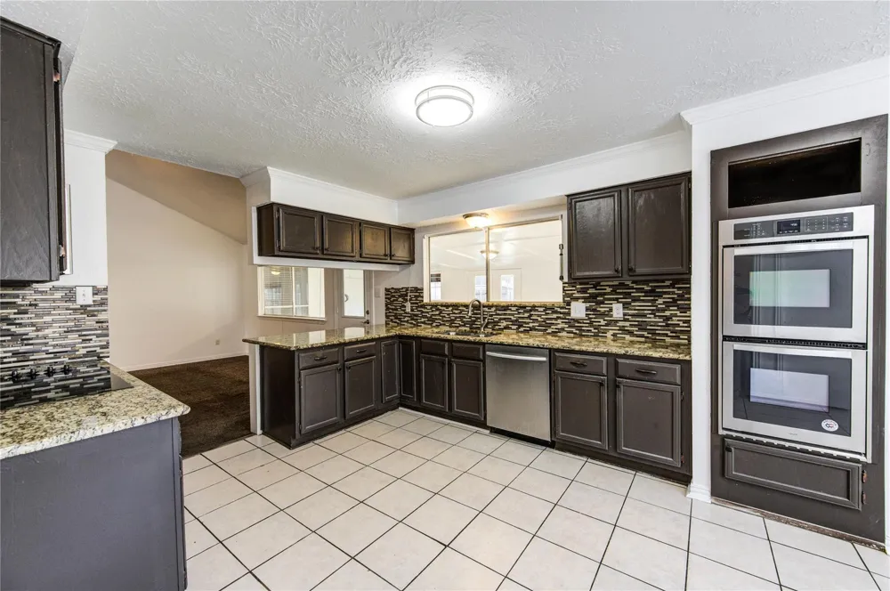 17811 Wake Court Crosby, TX 77532