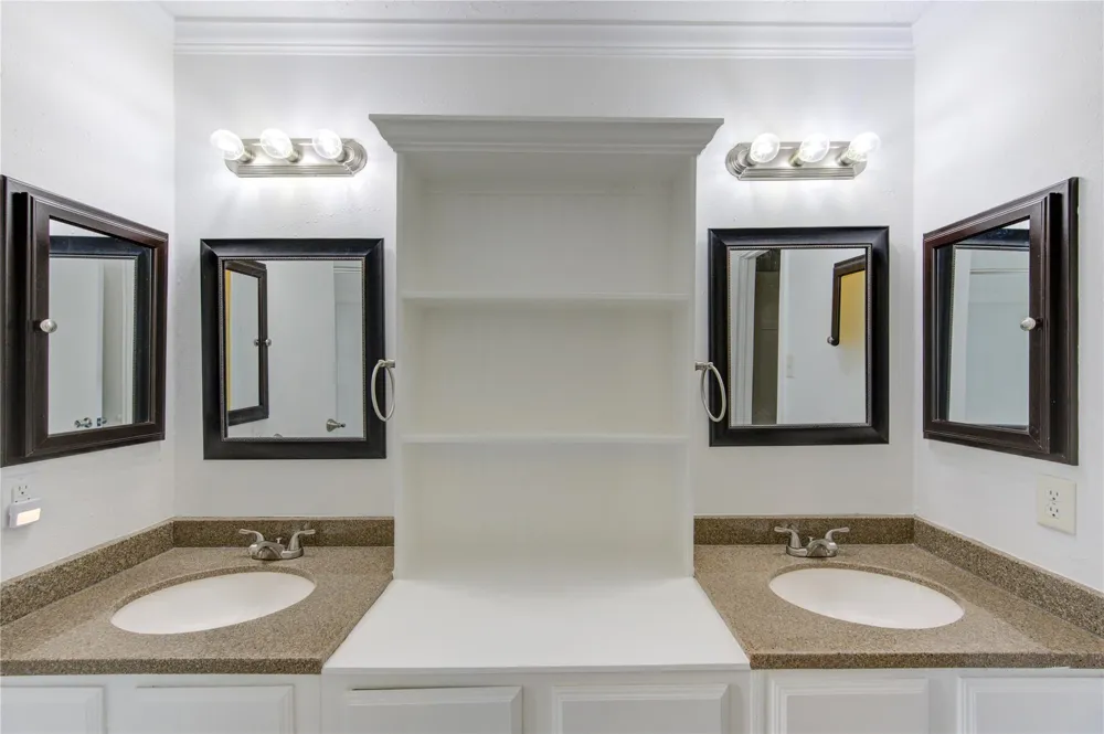 17811 Wake Court Crosby, TX 77532