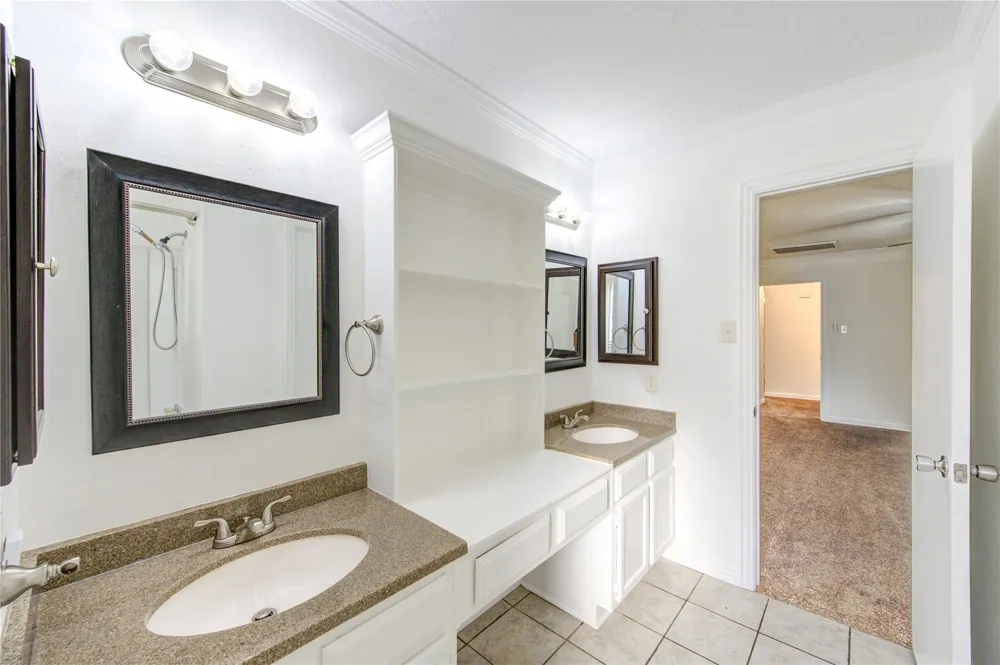 17811 Wake Court Crosby, TX 77532